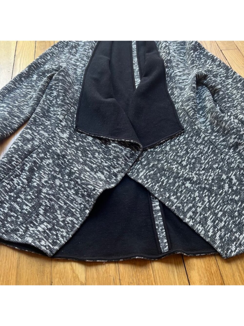 Club Monaco Size M Gray & Black Kiki Boucle Knit Draped Open Cardigan Sweater - Picture 6 of 16